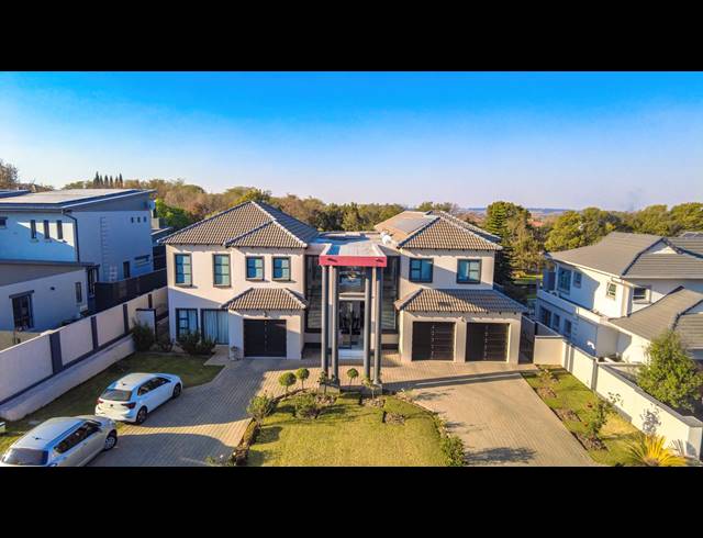 7 BEDROOM HOUSE FOR SALE IN MIDLANDS ESTATE